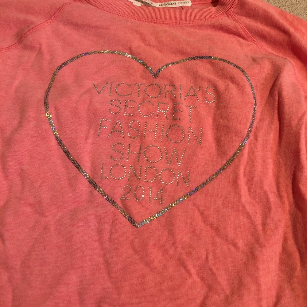 victoria secret fashion show long sleeve